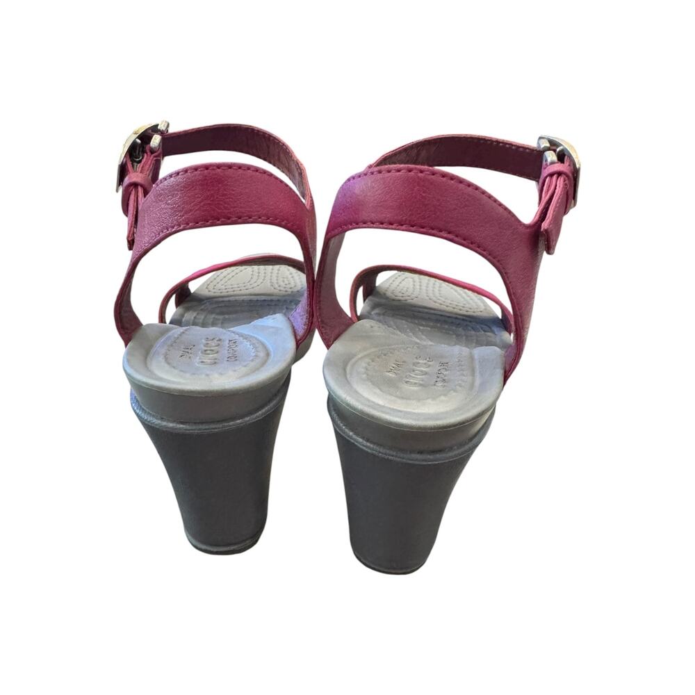 Crocs Leigh II Ankle Strap Wedge Sandals Berry Women’s 8 - Picture 6 of 7